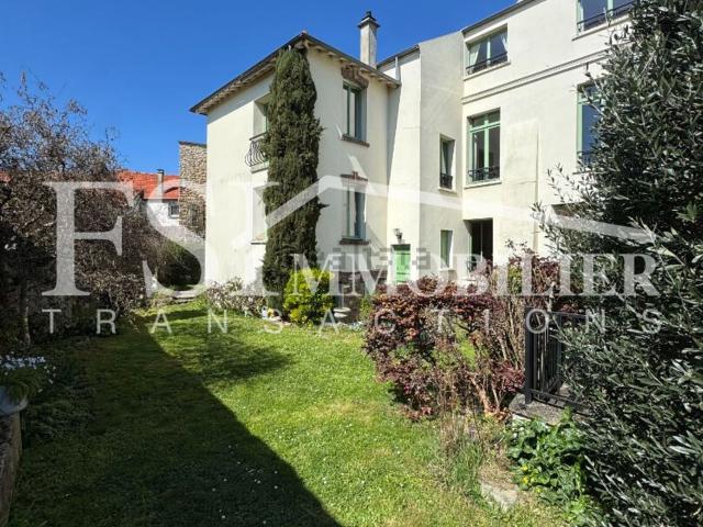 Maison, Saint Prix