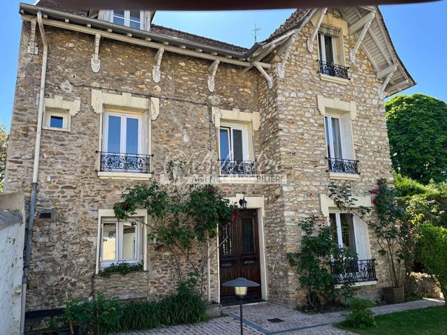 Maison, Saint Prix
