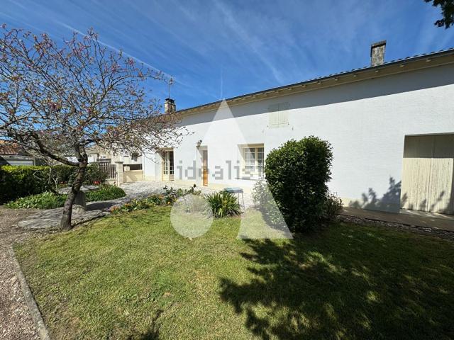 Maison, Saint Romans des Champs