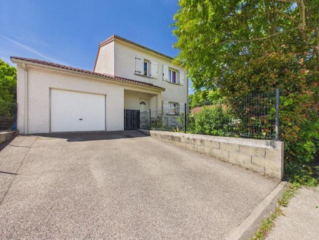 Maison, Saint Romans