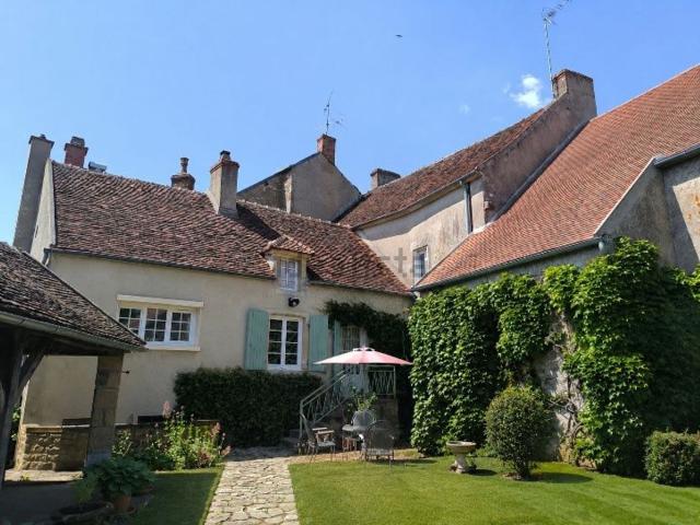 Maison, Saint Révérien