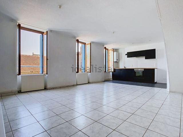 Maison, Saint Uze