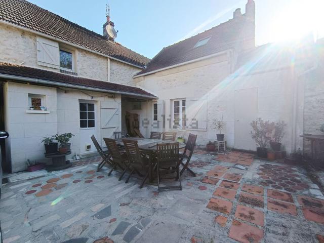 Maison, Saint Vaast de Longmont