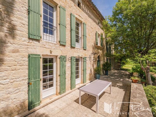 Maison, Sainte Croix