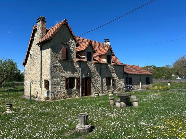 Maison, Sainte Croix