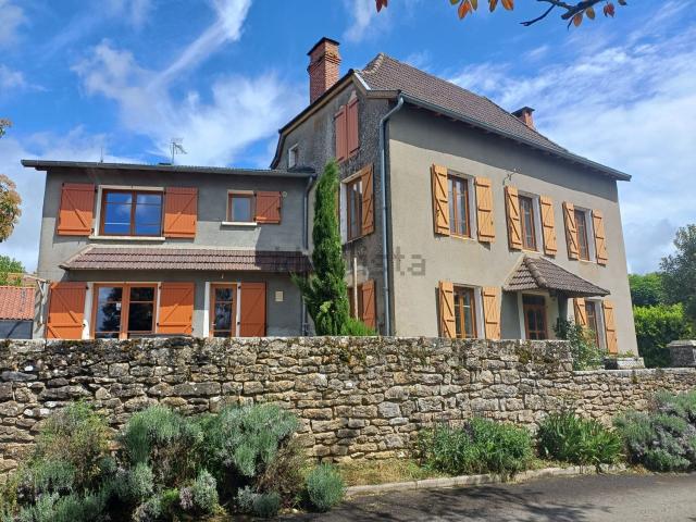 Maison, Sainte Croix