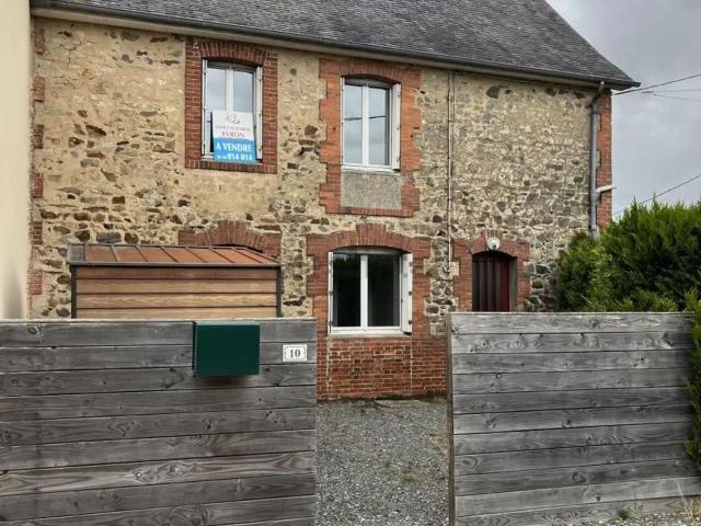 Maison, Sainte Suzanne et Chammes
