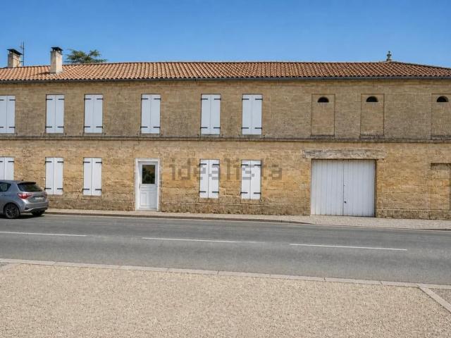 Maison, Sainte Terre