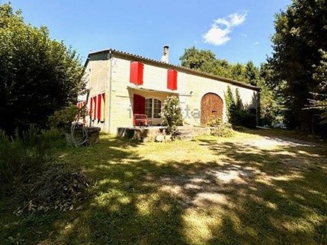 Maison, Sainte Terre