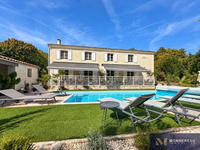 Maison, Saintes