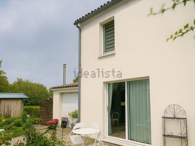 Maison, Saintes