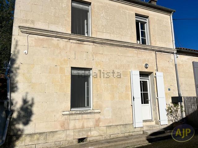 Maison, Saintes