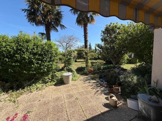 Maison Saivres 6 pièce s dans son cadre bucolique