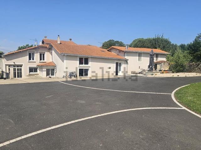 Maison, Saivres