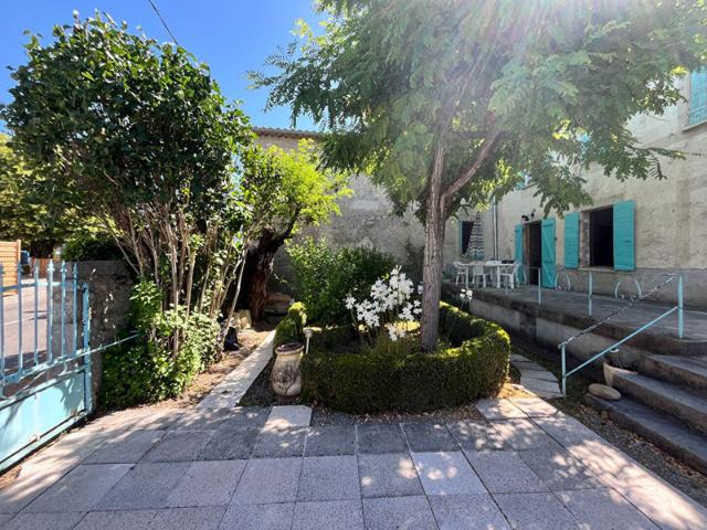 Maison Salerans 14 pièce s 266 m2
