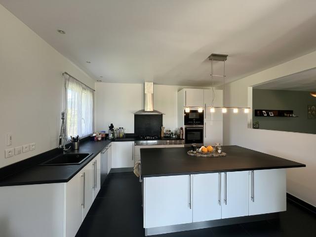 Maison Salignac 4 pièce s 125 m2 Maison individuelle avec p. 125m² Salignac