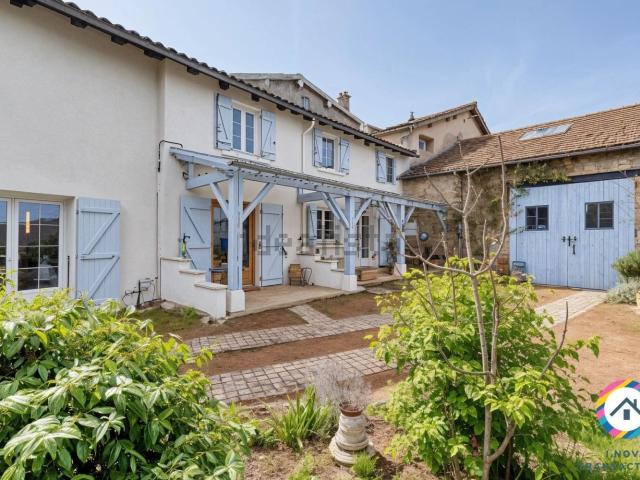 Maison, Salles Arbuissonnas en Beaujolais