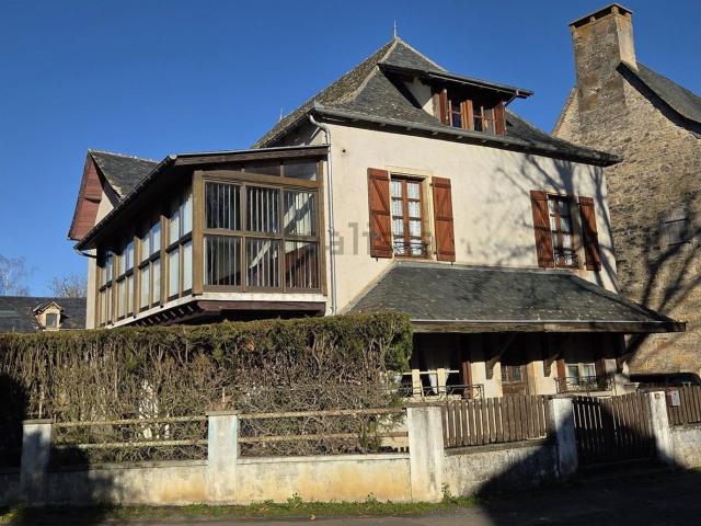 Maison, Salles Courbatiès