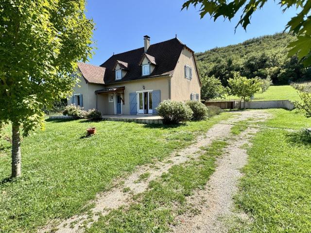 Maison Salvagnac Cajarc 5 pièce s 170 m2