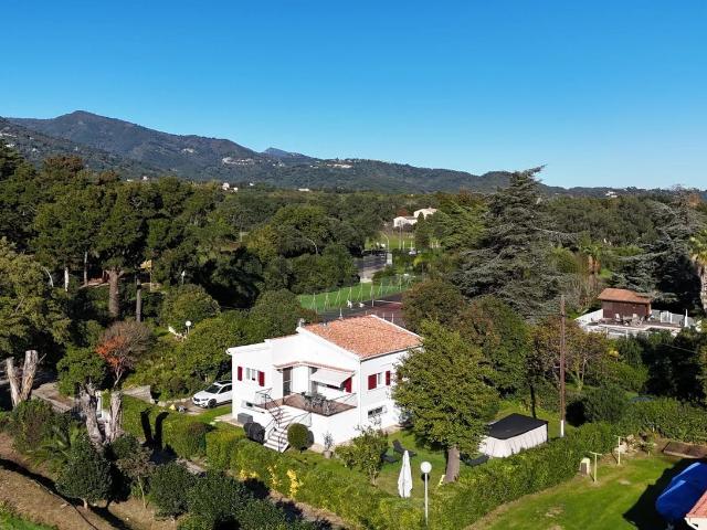 Maison, San Nicolao