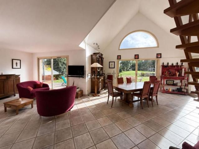 Maison, Saosnes