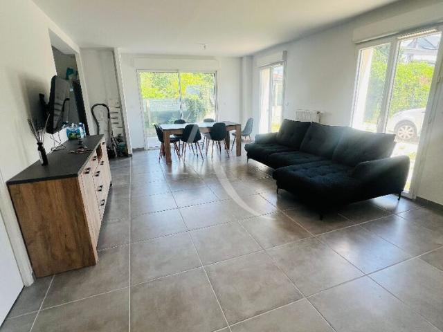 Maison Saran 1 pièce s 120 m2 divisée en 4 chambres
