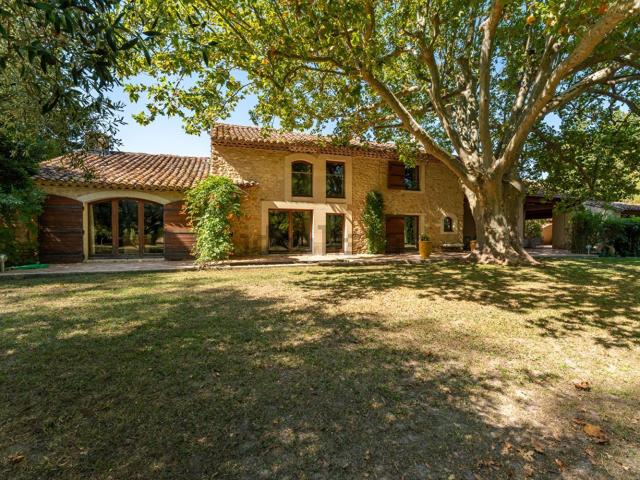 Maison, Sarrians