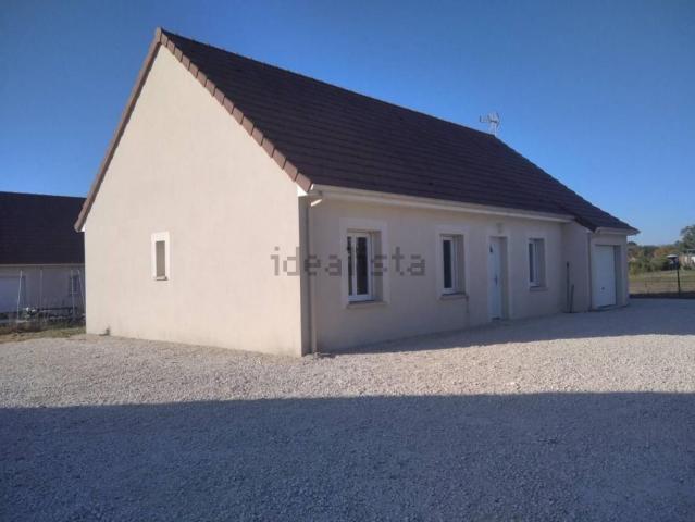 Maison, Sassay