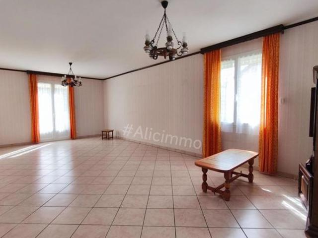 Maison Sezanne 7 pièce s 167 m2