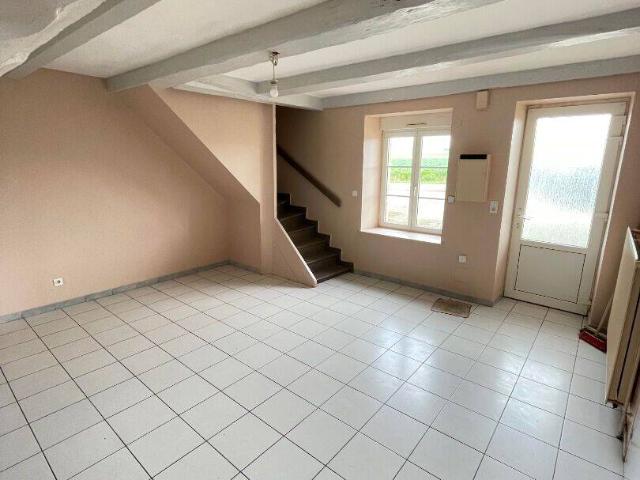 MAISON SECTEUR BEAUJEU disponible au 1er octobre
