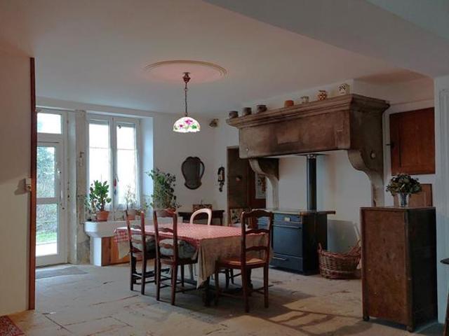 Maison secteur Monthureux sur Saone 6 pièce s 193 m2 jardin