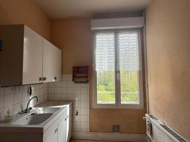 MAISON SEDAN