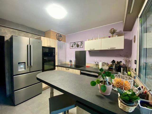 Maison semi individuelle avec garage