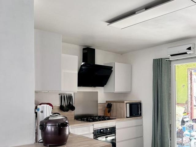 Maison semi mitoyenne lumineuse avec terrain constructible