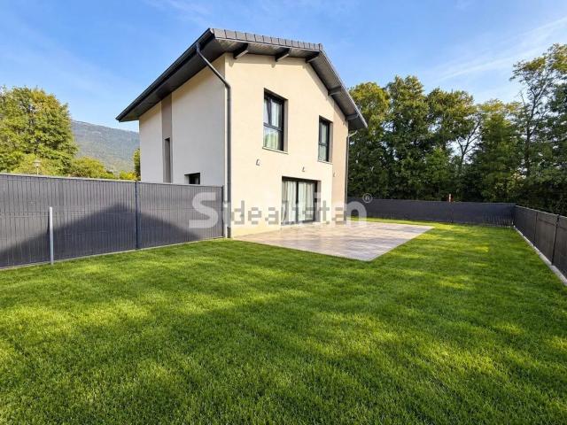 Maison, Sergy