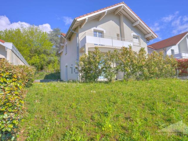 Maison, Sergy