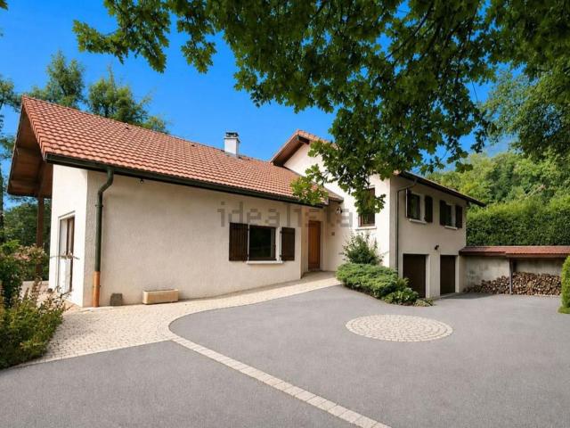 Maison, Sergy