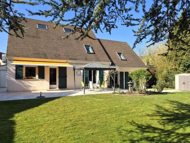 Maison, Servon