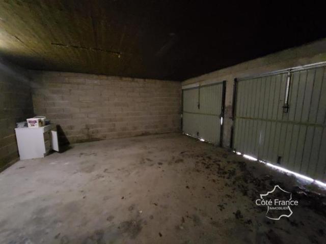 Maison six chambres, double garage, terrain 556m2