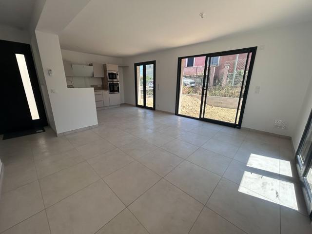 Maison Six Fours Les Plages 4 pièce s 83.29 m2 83m² Six Fours les Plages