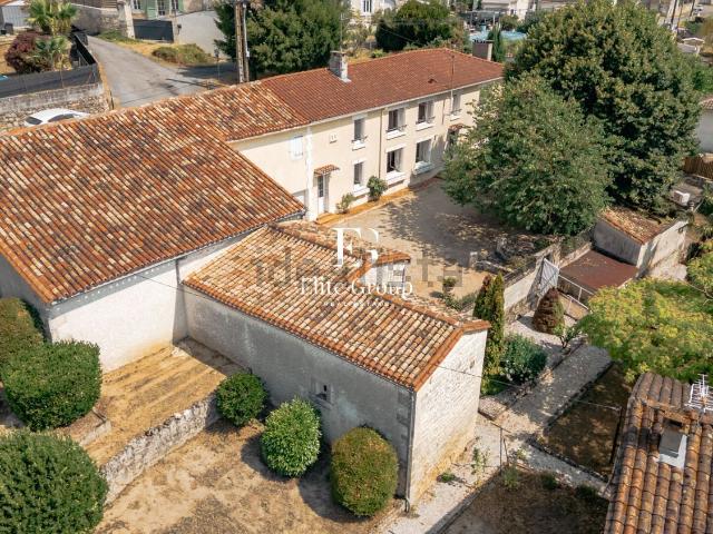 Maison, Sireuil