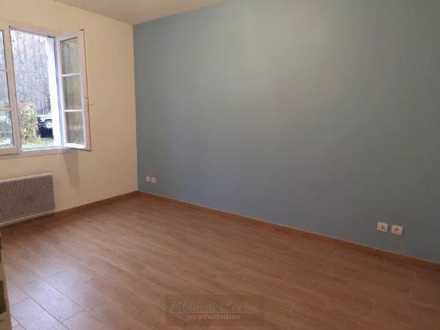 Maison spacieuse avec 4 chambres à Conflans sur Loing