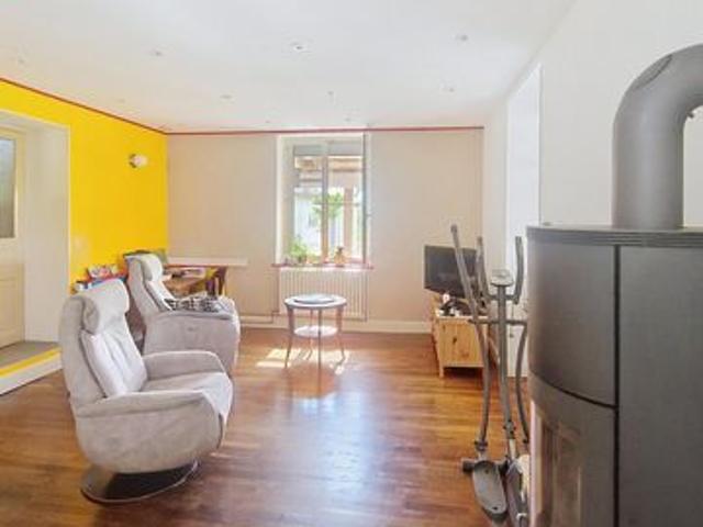 Maison spacieuse avec garage, terrasse, jardin au calme absolu !