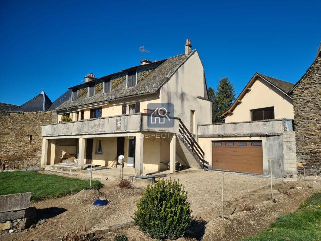 Maison spacieuse avec grange et terrasses