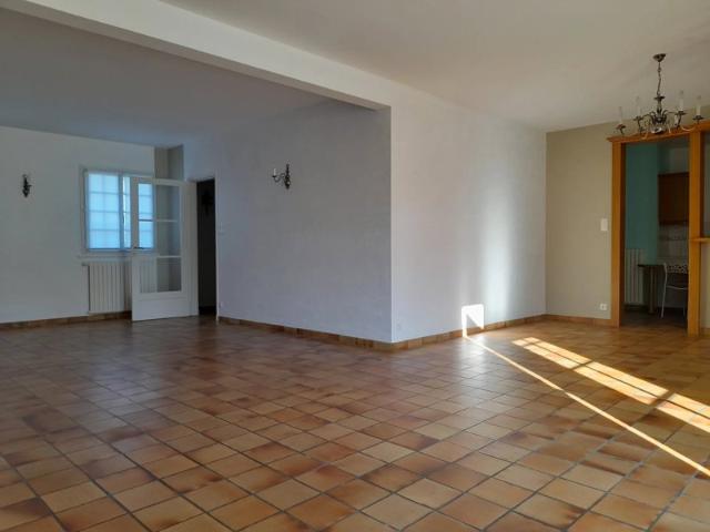 Maison spacieuse avec parc de plus de 5000 m² !