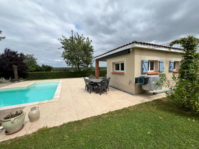 Maison spacieuse avec piscine à Caussade Un cadre privilég. 148m² Caussade
