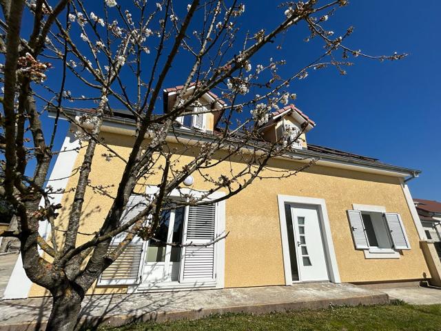 Maison spacieuse à Saint Marcel de 181 m² au calme sur terra. 181m² Saint Marcel