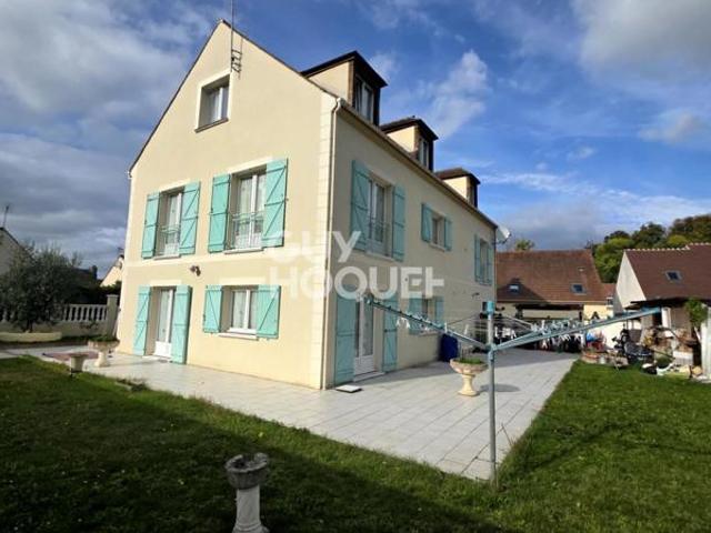 Maison spacieuse à vendre à Verneuil en Halatte Référence C2248