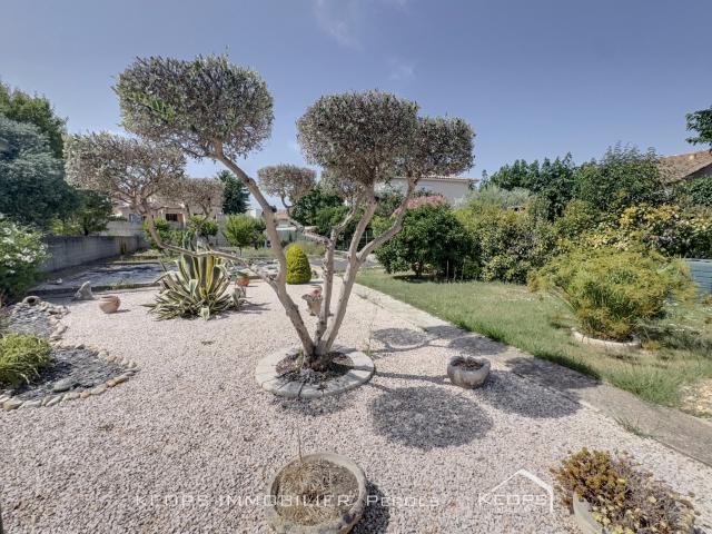 Maison spacieuse agencée en deux appartements sur 950 m2 de parcelle constructible