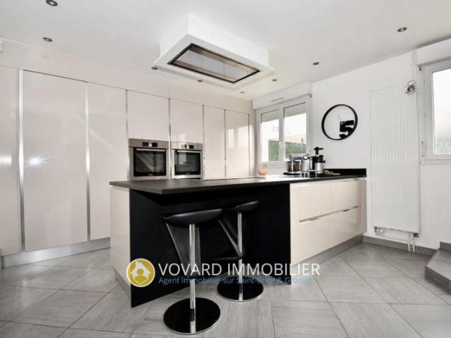 Maison Spacieuse de 148 m2 au Coeur du Vieux Saint Brice